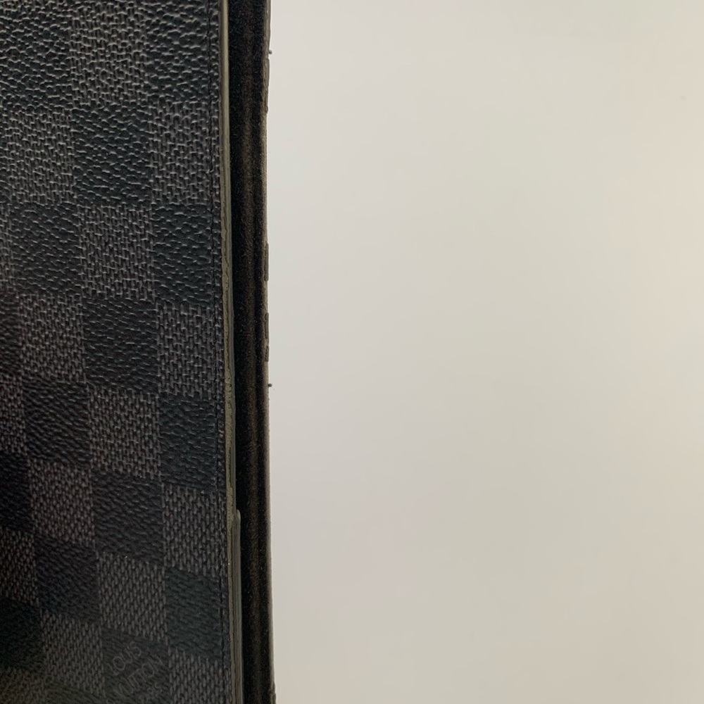 LOUIS VUITTON iPhone 7+/8+ Damier Graphite Folio - Picture 5 of 5